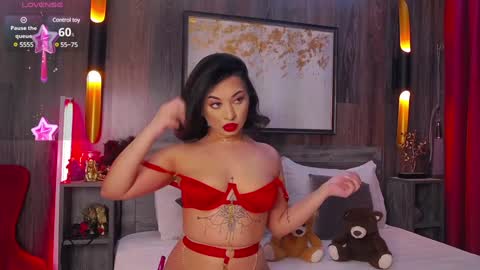 Snapshot of madyluxx chatting on 01.15.25 MadyLuxx online show from 01.15.25
