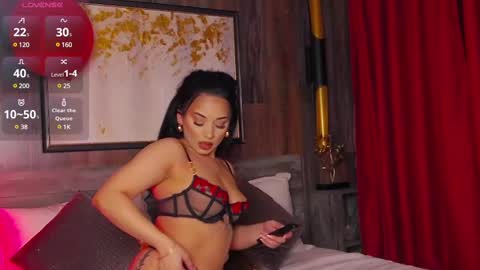 Snapshot of madyluxx chatting on 02.19.25 MadyLuxx online show from 02.19.25