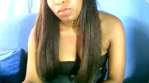 Snapshot of maelahlove chatting on 12.05.24 MaelahLove online show from 12.05.24