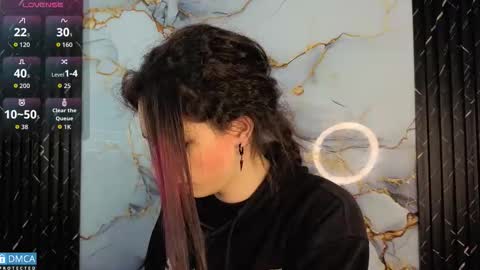 maevekuro online show from 11.04.25