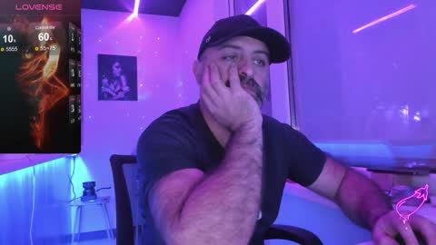 Snapshot of magabear chatting on 11.09.25 Magabear online show from 11.09.25