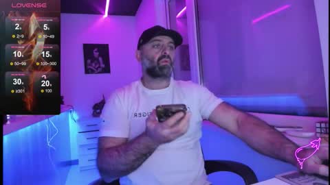 Snapshot of magabear chatting on 11.22.25 Magabear online show from 11.22.25