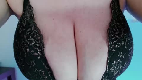 Maggie   online show from 02.02.25