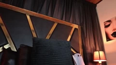   online show from 11.04.25