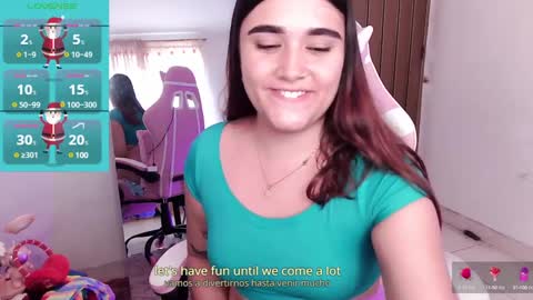 Snapshot of magic__smile chatting on 12.24.24 Luna online show from 12.24.24