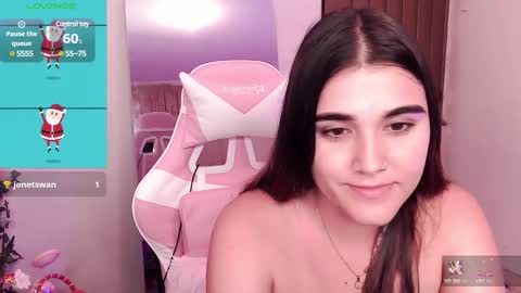 Snapshot of magic__smile chatting on 12.25.24 Luna online show from 12.25.24