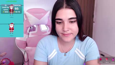 Snapshot of magic__smile chatting on 12.25.24 Luna online show from 12.25.24