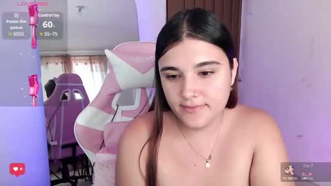 Snapshot of magic__smile chatting on 01.17.25 Luna online show from 01.17.25