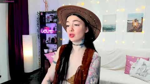 Snapshot of magic_alie chatting on 01.09.25 Magic Allie online show from 01.09.25