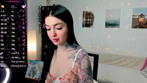 Snapshot of magic_alie chatting on 02.25.25 Magic Allie online show from 02.25.25