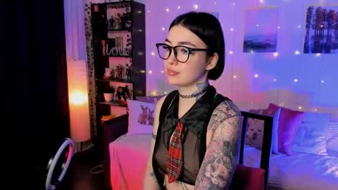 Snapshot of magic_alie chatting on 09.19.25 Magic Allie online show from 09.19.25