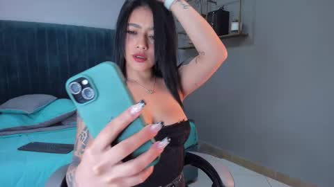Snapshot of magic_isa chatting on 09.25.25 Isa online show from 09.25.25