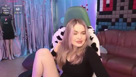 Snapshot of magical_leila chatting on 02.10.25 Jessica Leila online show from 02.10.25