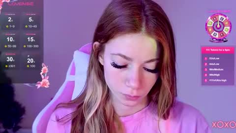 Snapshot of magicladyy chatting on 02.22.25 Angel online show from 02.22.25