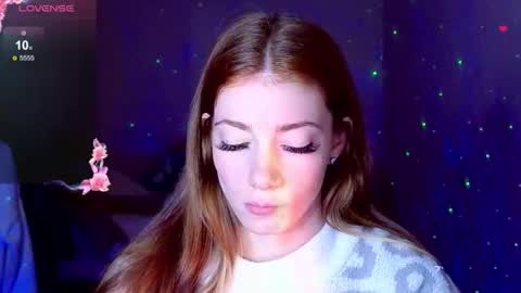 Snapshot of magicladyy chatting on 09.27.25 Angel online show from 09.27.25