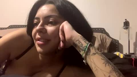 Snapshot of magicvalentine11 chatting on 12.18.25 magicvalentine11 online show from 12.18.25