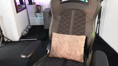 If you want me to use the Lovense please let me know  --    online show from 02.18.26