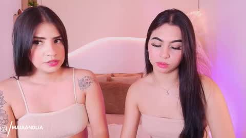 Snapshot of maia_lia_ chatting on 09.10.25 MAIA LIA online show from 09.10.25