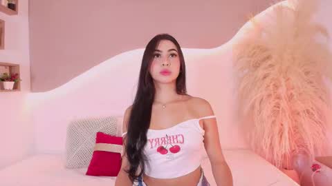 Snapshot of maia_lia_ chatting on 12.18.25 MAIA LIA online show from 12.18.25