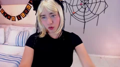 Maia online show from 10.27.25