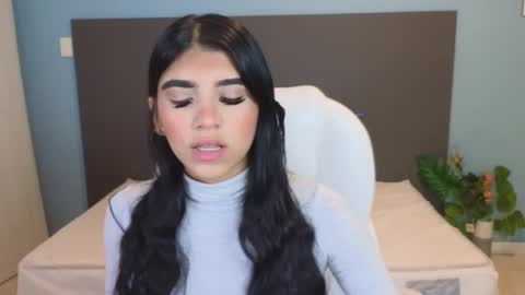 Maiaa Ruiz  online show from 01.30.25