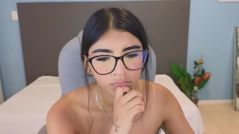 Maiaa Ruiz  online show from 10.15.25