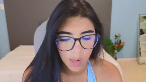 Maiaa Ruiz  online show from 10.16.25