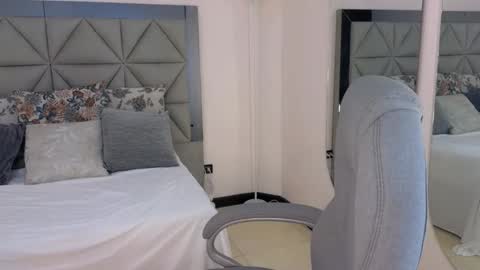 Maiaa Ruiz  online show from 11.15.25