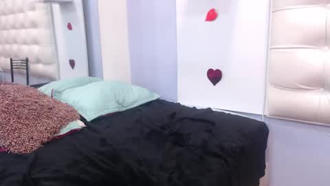 Maia  online show from 03.12.25