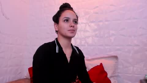 Maia  online show from 09.19.25