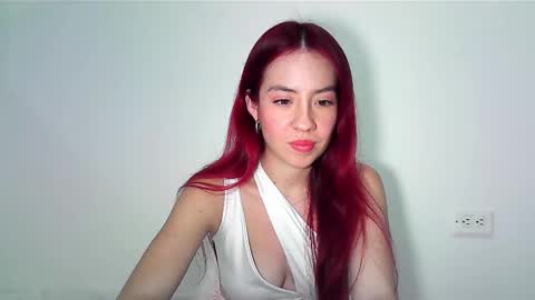 Snapshot of maiarosse_ chatting on 02.10.25 MaiaRosse online show from 02.10.25