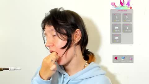 Snapshot of maibys_cute chatting on 05.04.26 maibys online show from 05.04.26