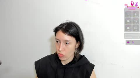 Snapshot of maibys_cute chatting on 06.06.26 maibys online show from 06.06.26