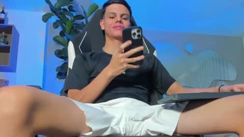 Snapshot of maicol_ferrer chatting on 07.23.26 MAICOL online show from 07.23.26