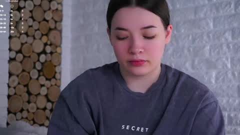 Snapshot of maidabuoy chatting on 06.06.26 Lucy online show from 06.06.26