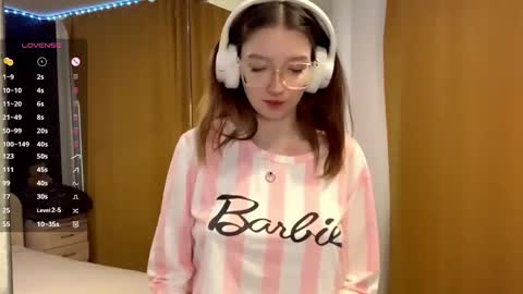 Elina online show from 10.14.25