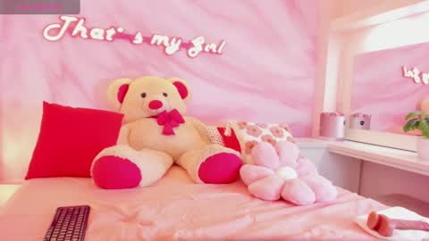Snapshot of maiia_cute chatting on 02.28.25 Maiia Cute online show from 02.28.25