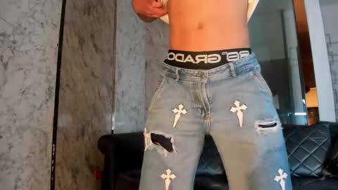 Snapshot of maik_mejia chatting on 02.21.26 MAIK MEJIA online show from 02.21.26