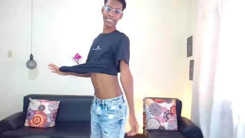 Snapshot of maiki18 chatting on 01.28.25 I am Maik online show from 01.28.25