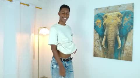 Snapshot of maiki18 chatting on 09.29.25 I am Maik online show from 09.29.25
