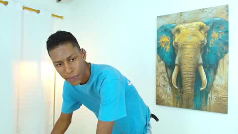 Snapshot of maiki18 chatting on 10.08.25 I am Maik online show from 10.08.25