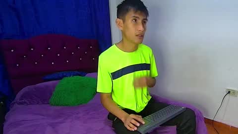 Snapshot of maikinol chatting on 03.06.25 maik Fabin online show from 03.06.25