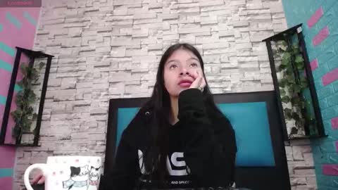 Snapshot of maily_can chatting on 09.23.25 MAILY CAN online show from 09.23.25
