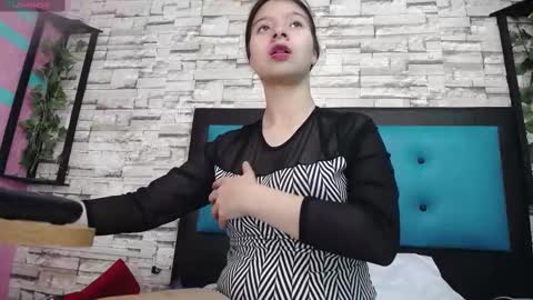 Snapshot of maily_can chatting on 09.24.25 MAILY CAN online show from 09.24.25