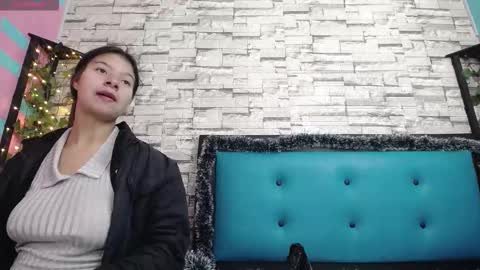 Snapshot of maily_can chatting on 12.05.25 MAILY CAN online show from 12.05.25