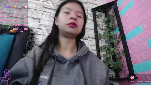 Snapshot of maily_can chatting on 12.19.25 MAILY CAN online show from 12.19.25
