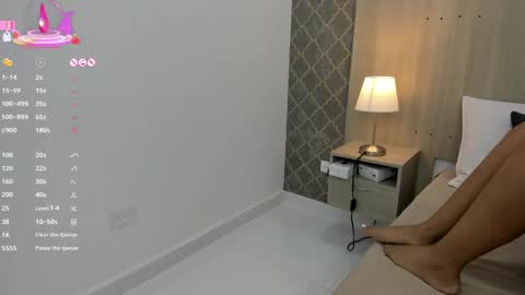 Snapshot of maite_jhon chatting on 03.05.25 online show from 03.05.25