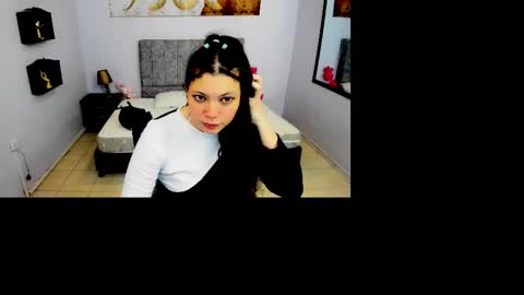 MAITE STONE1 online show from 10.13.25