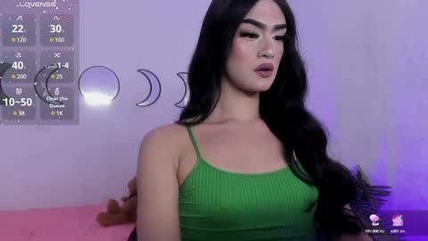 Snapshot of maithe_ferrer chatting on 12.24.24 MAITHEFERRER online show from 12.24.24