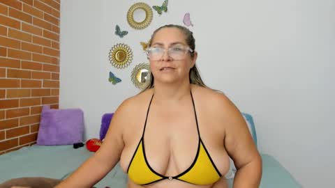 Snapshot of maja_hills chatting on 01.03.25 maja_hills online show from 01.03.25